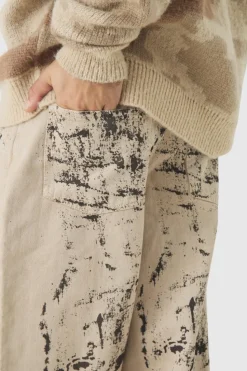 Outlet boohooMAN Baggy Fit Paint Effect Jeans stone