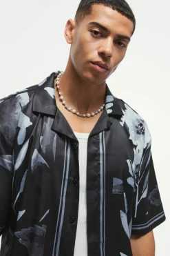 Flash Sale boohooMAN Boxy Printed Satin Revere Short Sleeve Shirt black