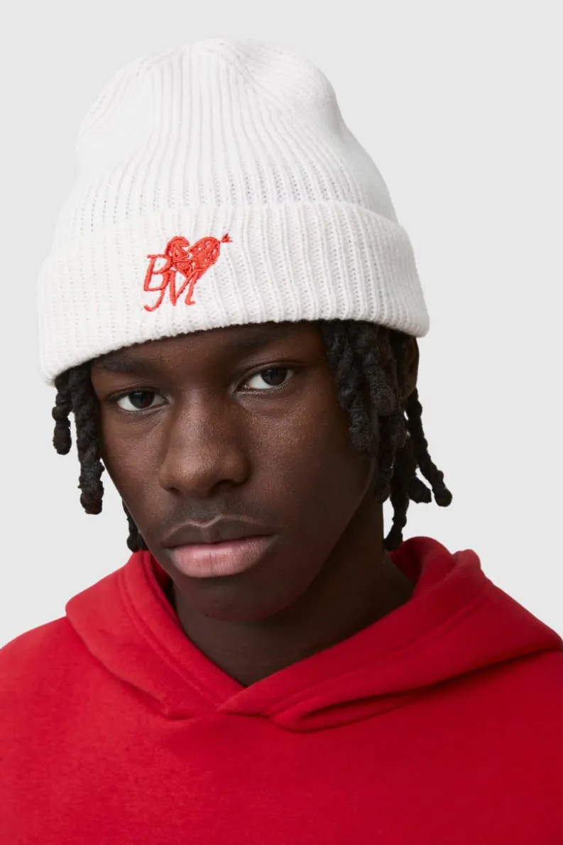 Online boohooMAN Heart Graphic Ribbed Beanie cream