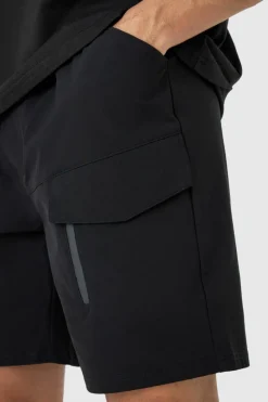 Hot boohooMAN Elasticated Waist Relaxed Technical Stretch Cargo With Zip black