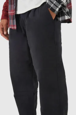 Hot boohooMAN Elasticated Waist Skate Chino Trouser black