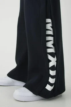 New boohooMAN Extreme Wide Leg Pleated Gusset Jogger black