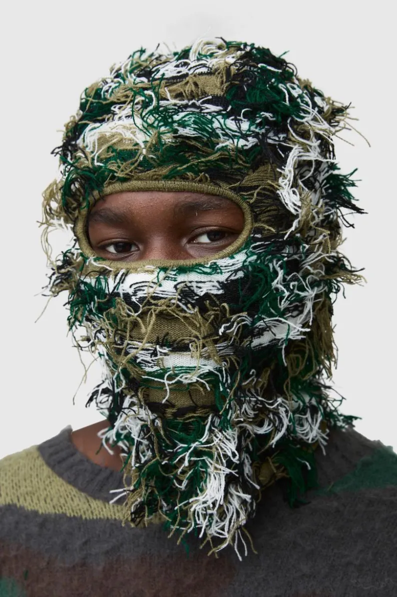 Clearance boohooMAN Eyelash Knit Face Covering in black
