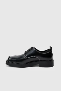 Store boohooMAN Faux Leather Contrast Stitch Derby Shoes In black