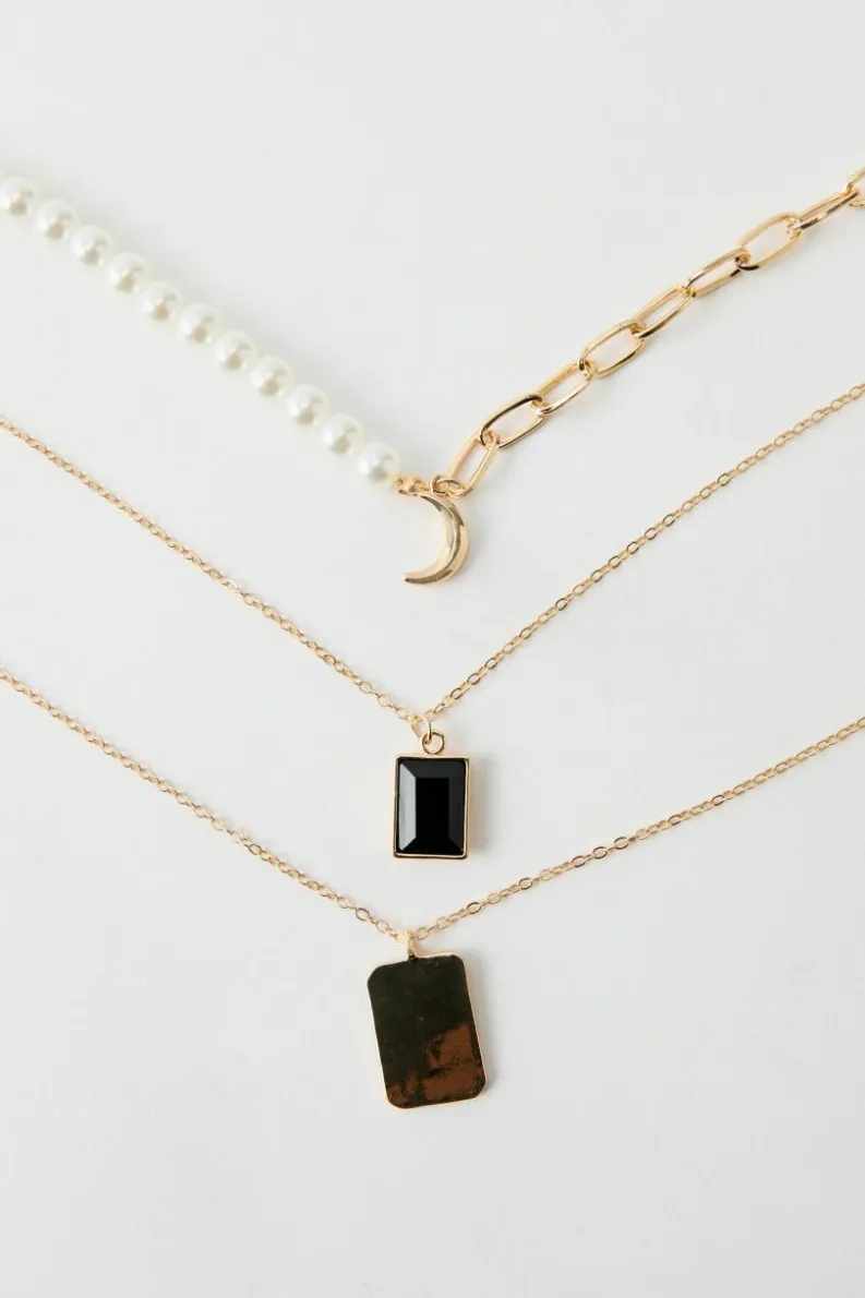 Online boohooMAN Layered Pearl and Hardware Necklace gold