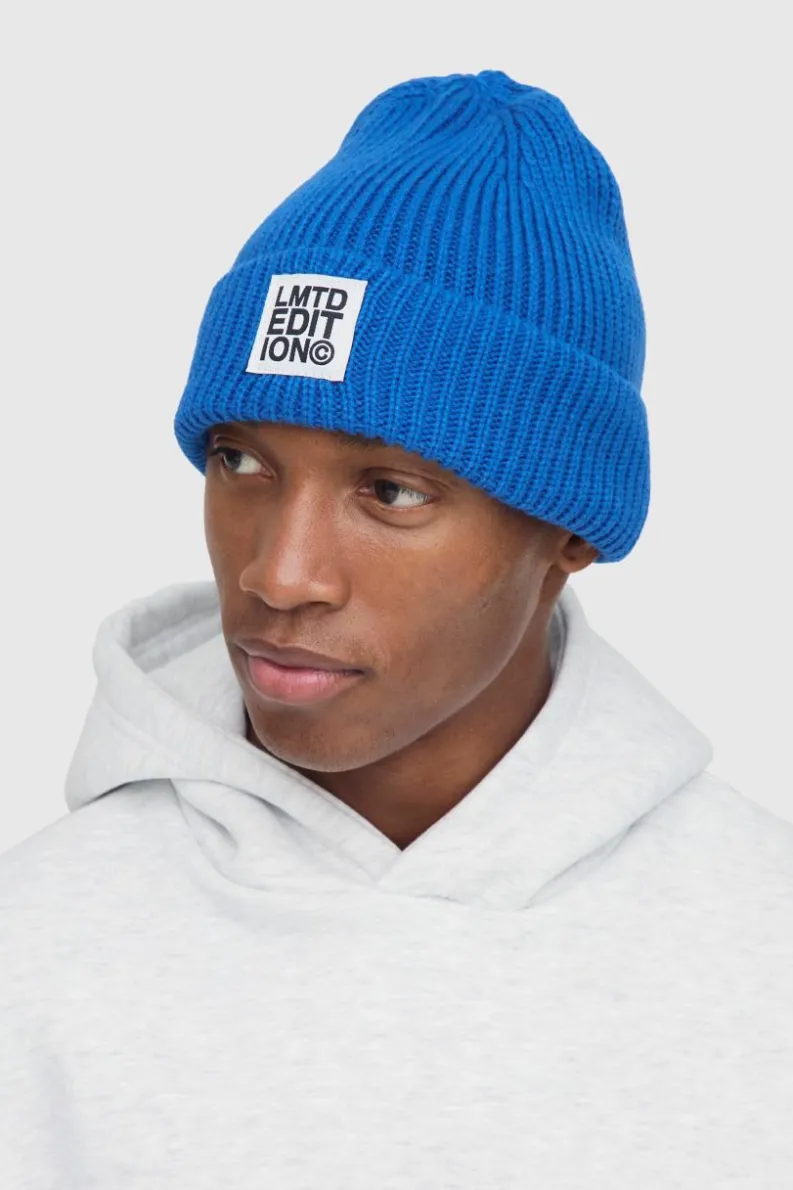 Best Sale boohooMAN Limited Edition Ribbed Micro Beanie cobalt