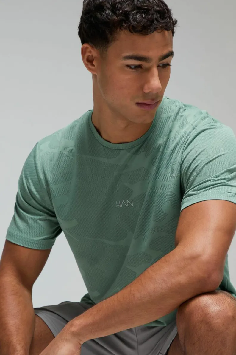 Cheap boohooMAN Man Active Camo Jacquard Regular Fit T-shirt khaki