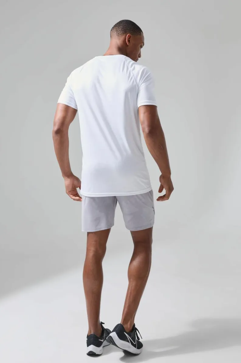 Fashion boohooMAN Man Active Camo Performance Regular Fit 7inch Shorts grey