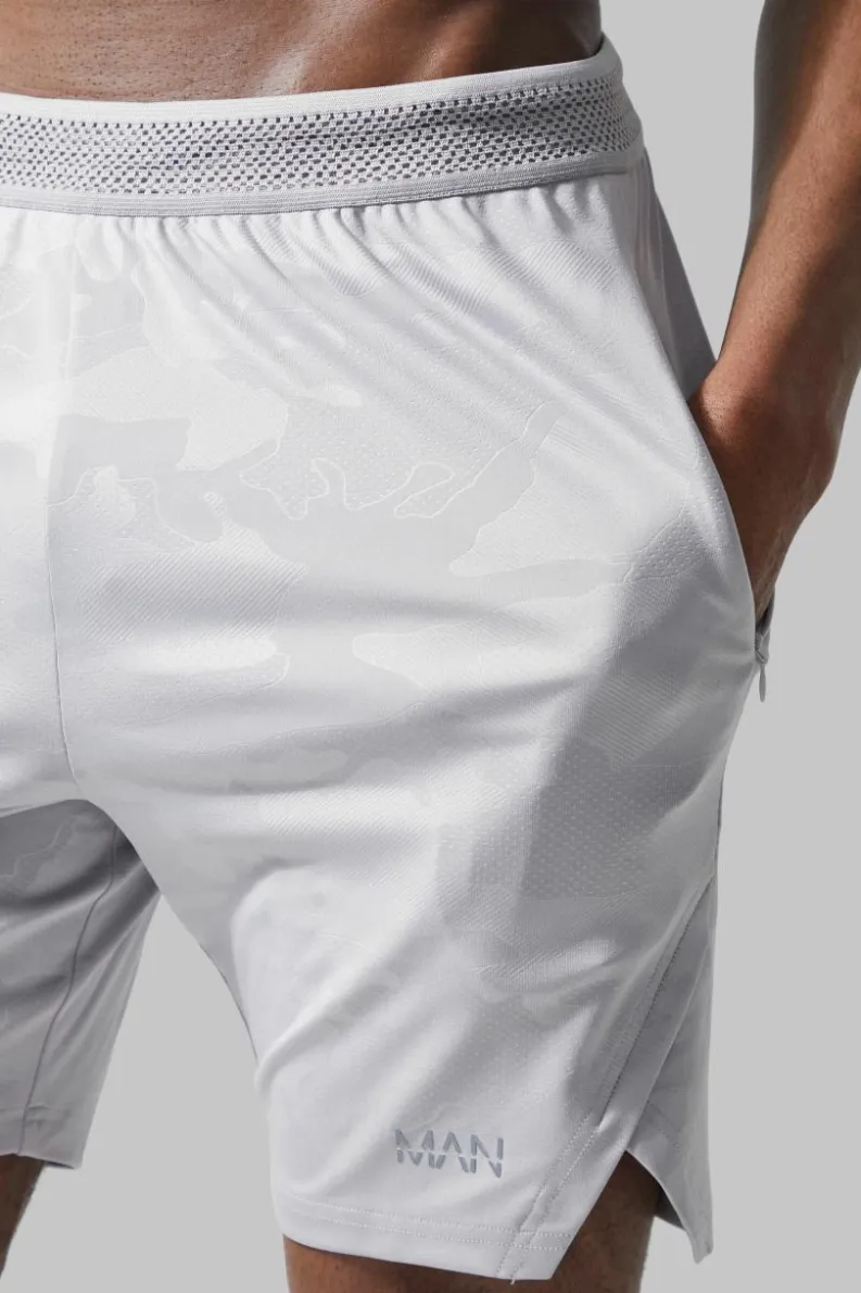 Fashion boohooMAN Man Active Camo Performance Regular Fit 7inch Shorts grey