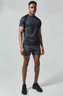 Discount boohooMAN Man Active Camo Raglan Performance T-shirt black