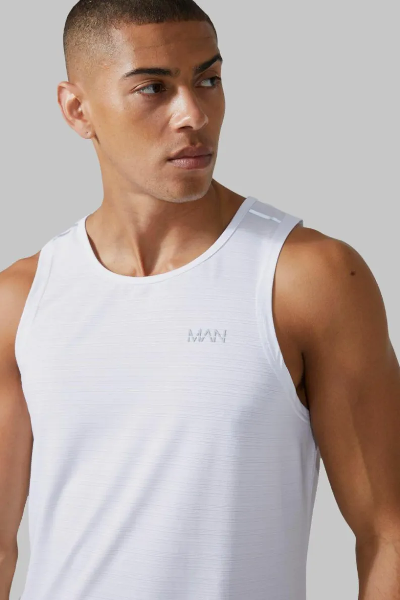 Outlet boohooMAN Man Active Engineered Performance Reg Fit Vest white