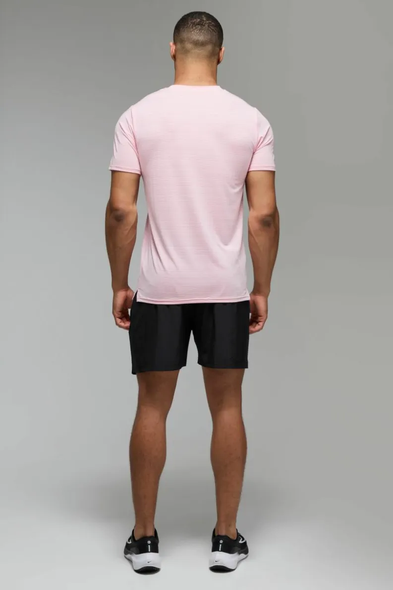 Fashion boohooMAN Man Active Engineered Performance Reg Fit T-shirt pink