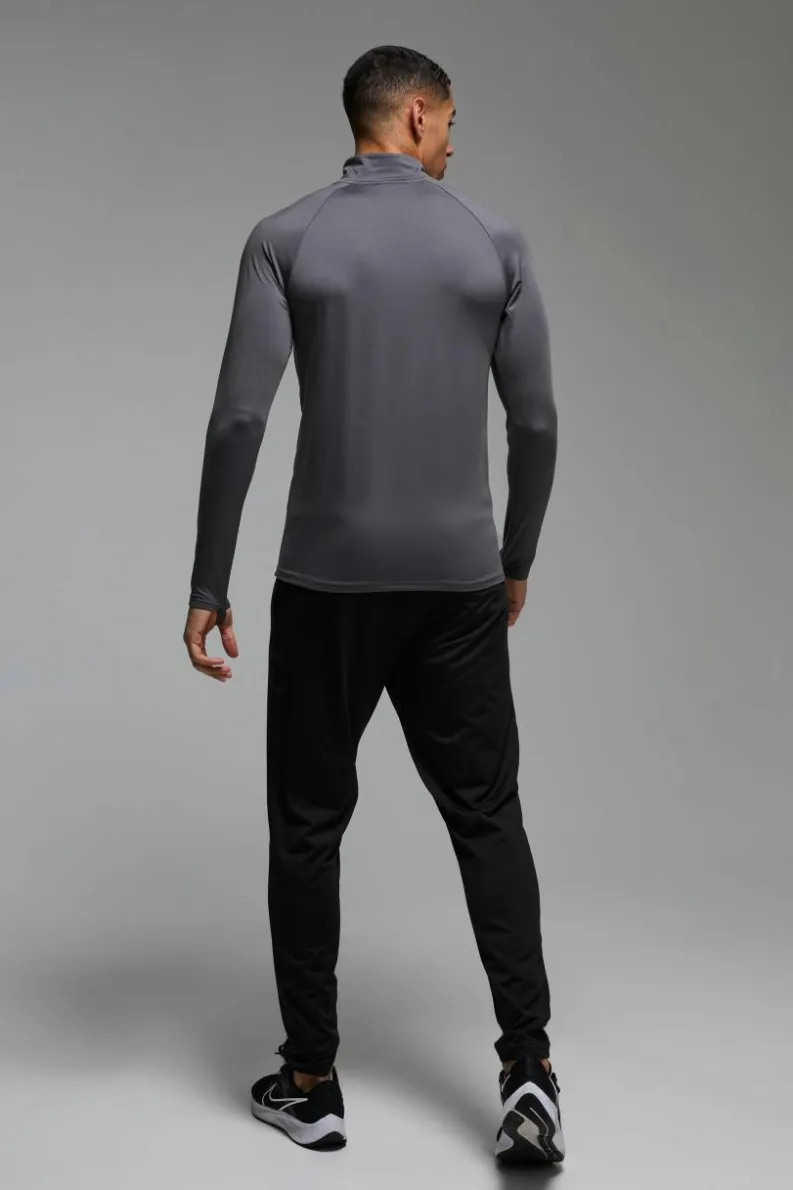 Best Sale boohooMAN Man Active Fleece Back Performance Slim Fit 1/4 Zip charcoal