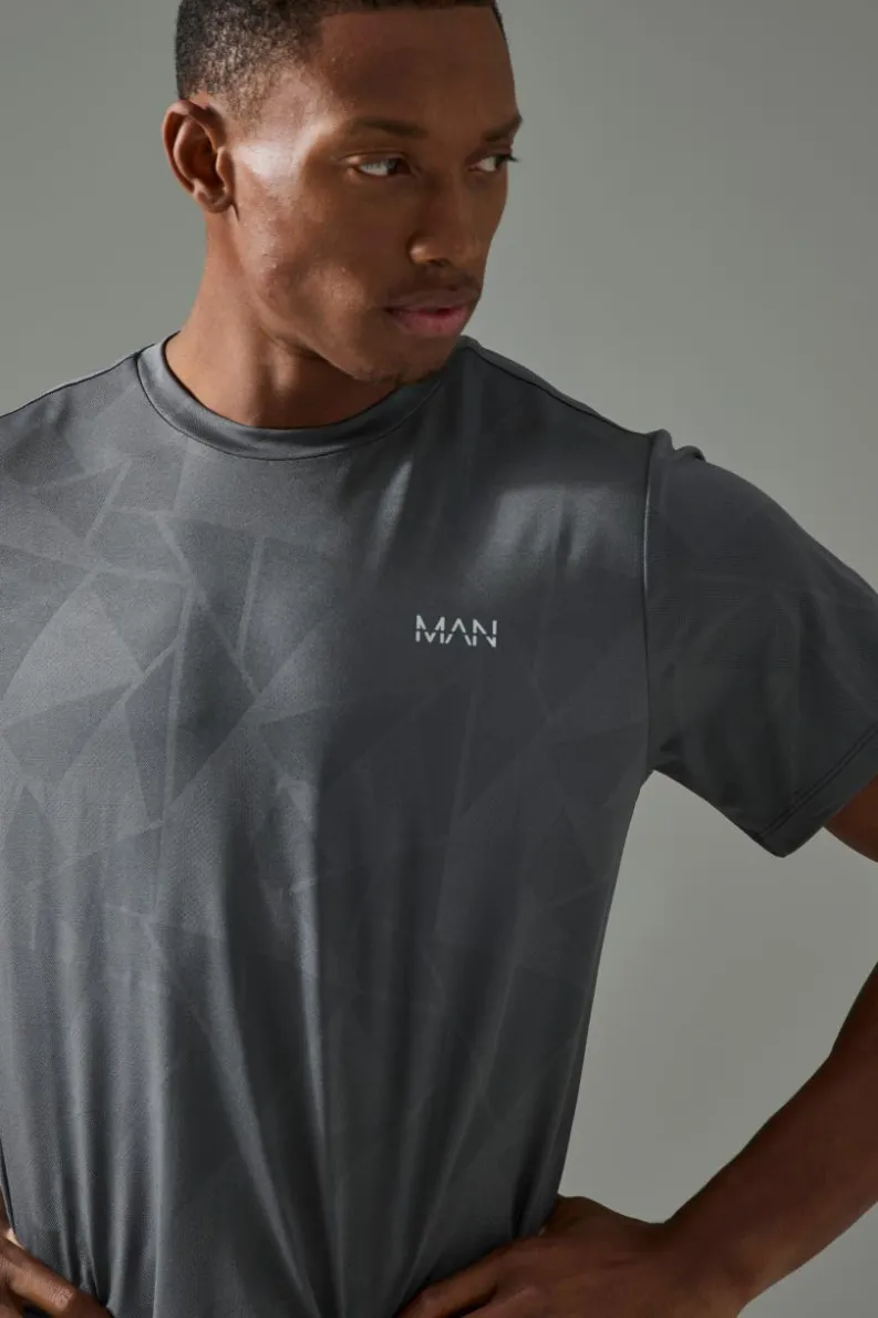 Fashion boohooMAN Man Active Geo Jacquard Regular Fit T-shirt charcoal