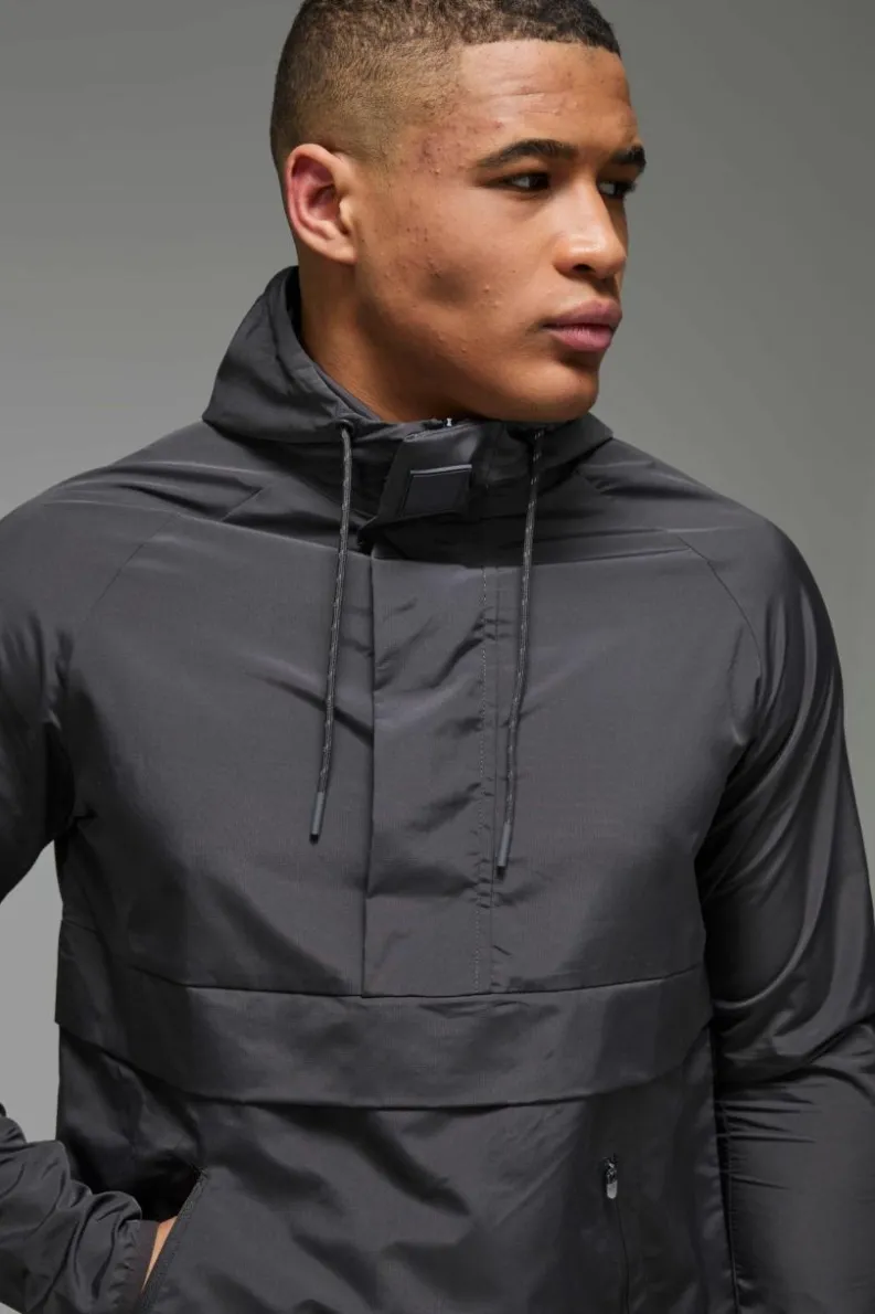 Sale boohooMAN Man Active Gym Colour Block Regular Fit Windbreaker charcoal