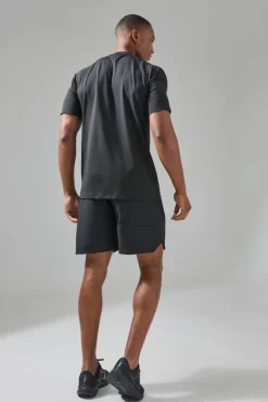 Store boohooMAN Man Active Gym Raglan Neon Logo Reg Fit T-shirt black