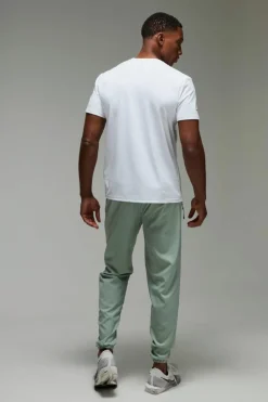 Outlet boohooMAN Man Active Gym Tapered Jogger sage