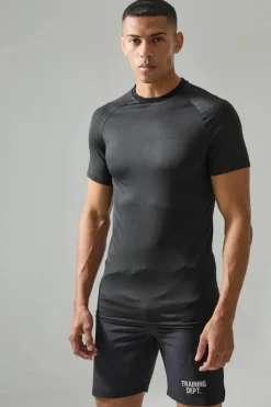 Fashion boohooMAN Man Active Lightweight Essentials Gym Muscle Fit Raglan T-shirt black