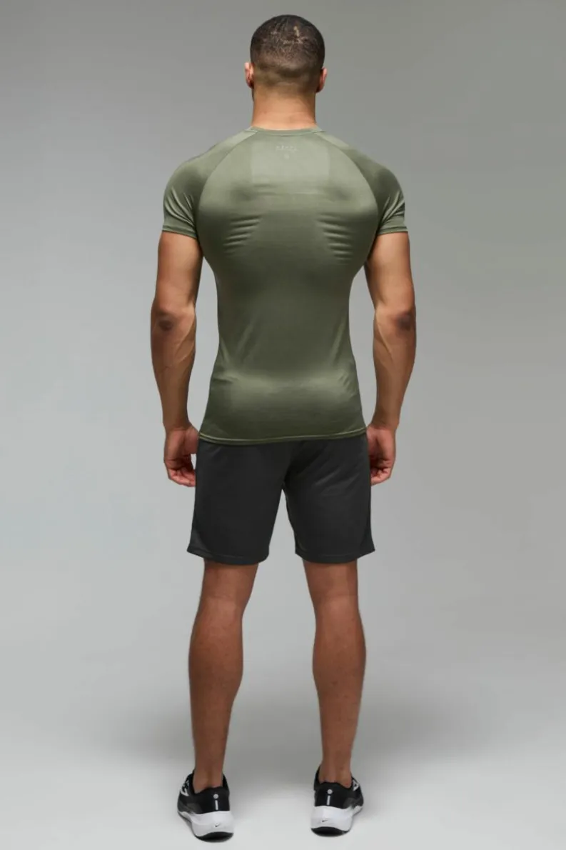 Outlet boohooMAN Man Active Lightweight Essentials Gym Muscle Fit Raglan T-shirt khaki