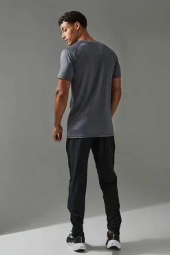 New boohooMAN Man Active Muscle Fit Breathable Lightweight T-shirt charcoal
