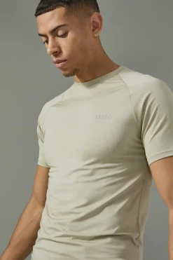 Cheap boohooMAN Man Active Muscle Fit T-shirt sand