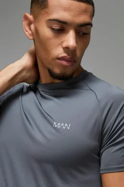 Fashion boohooMAN Man Active Muscle Fit T-shirt charcoal