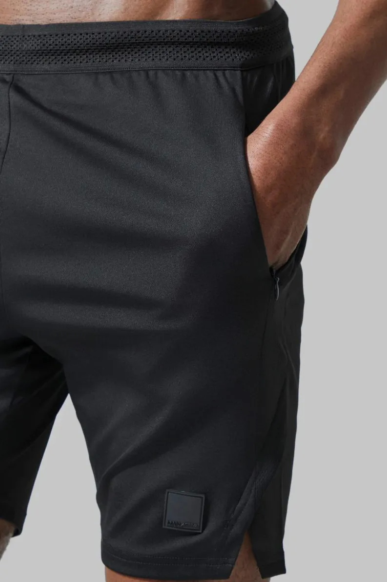 Best Sale boohooMAN Man Active Performance Regular Fit 7inch Split Hem Shorts black