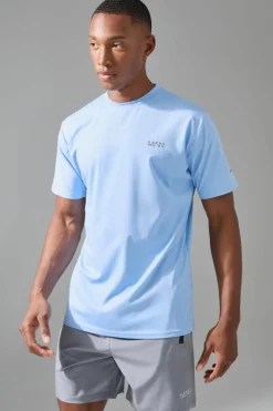 Best Sale boohooMAN Man Active Performance Regular Fit T-shirt light blue