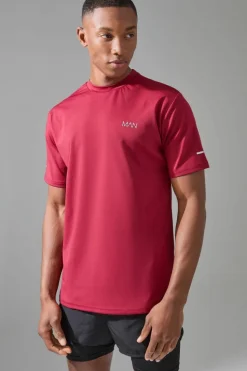 Best Sale boohooMAN Man Active Performance Regular Fit T-shirt berry