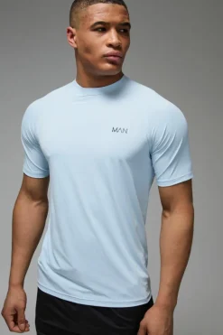 Store boohooMAN Man Active Performance Regular Fit Raglan T-shirt light blue