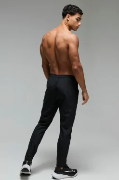 Flash Sale boohooMAN Man Active Shower Resist Tapered Trail Jogger black