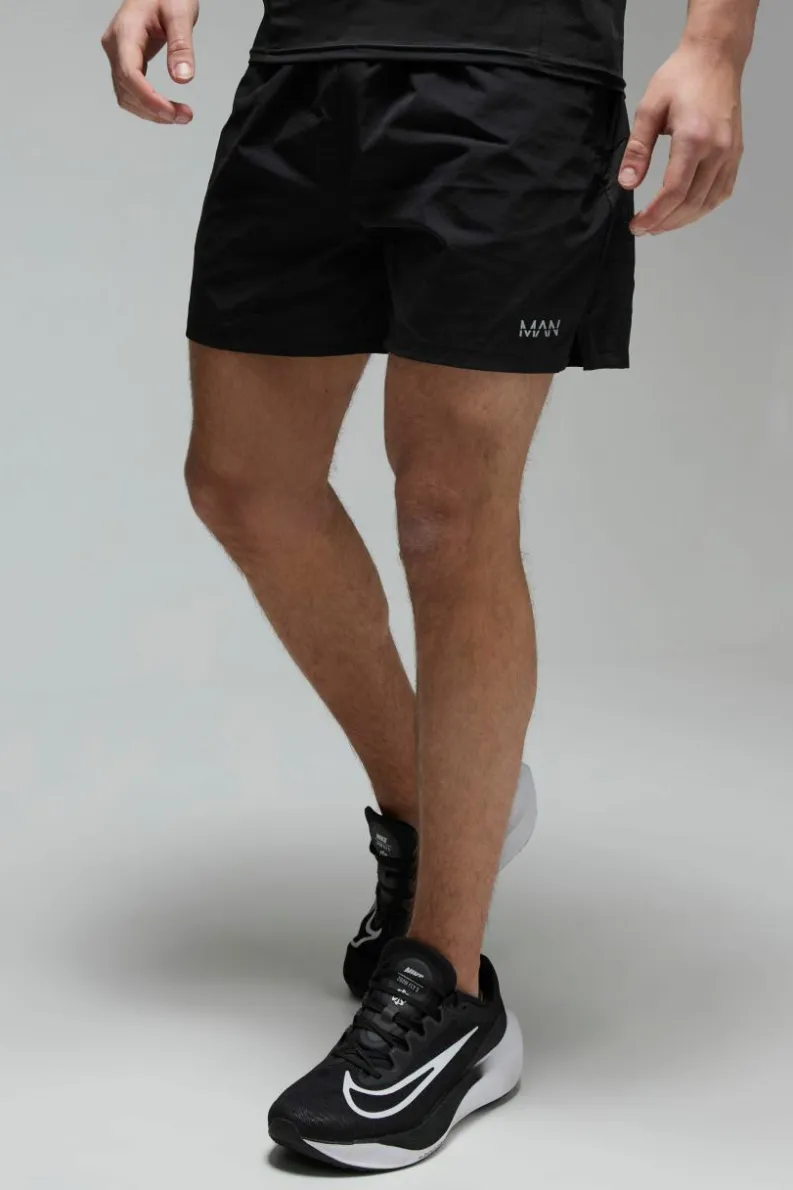 Online boohooMAN Man Active Stretch Woven 5inch Shorts black