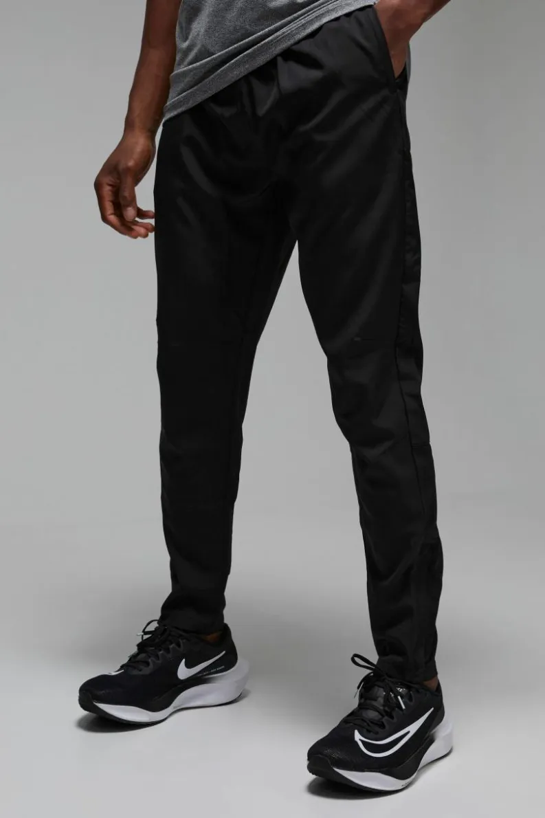 Discount boohooMAN Man Active Stretch Woven Reflective Tapered Jogger black