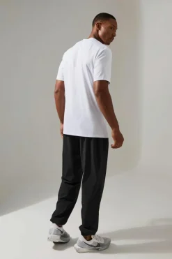 Sale boohooMAN Man Active Sweat-Wicking Gym Performance T-Shirt white