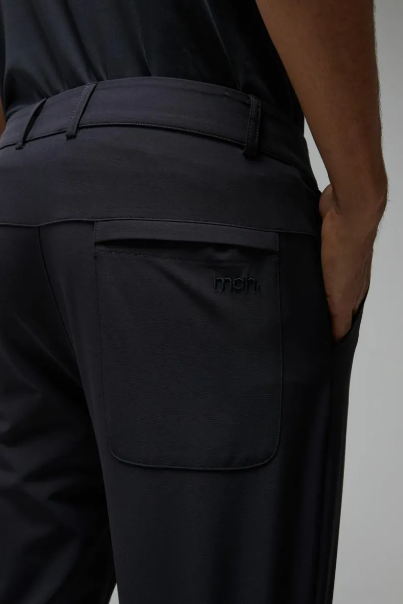 Best Sale boohooMAN Man Sport Golf Stretch Woven Tapered Joggers charcoal