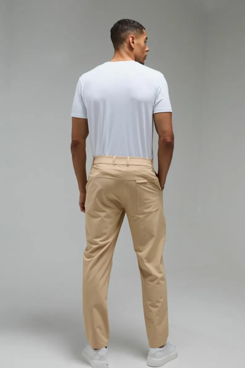 Fashion boohooMAN Man Sport Golf Stretch Woven Tapered Joggers sand