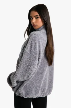 Store boohoo Nylon Pocket Detail Oversized Half Zip Borg Sweatshirt light grey