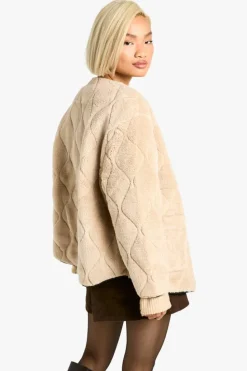 Store boohoo Onion Quilt Faux Fur Teddy Jacket beige