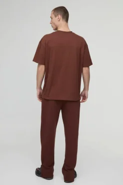 Discount boohooMAN Oversized Basic Crew Neck T-shirt chocolate