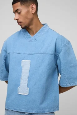 Outlet boohooMAN Oversized Boxy Denim V Neck Applique Football Top light blue
