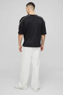 Best boohooMAN Oversized Boxy Half Sleeve Varsity T-Shirt black