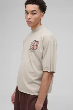 Online boohooMAN Oversized Boxy Heavyweight Borg Teddy Graphic T-shirt beige