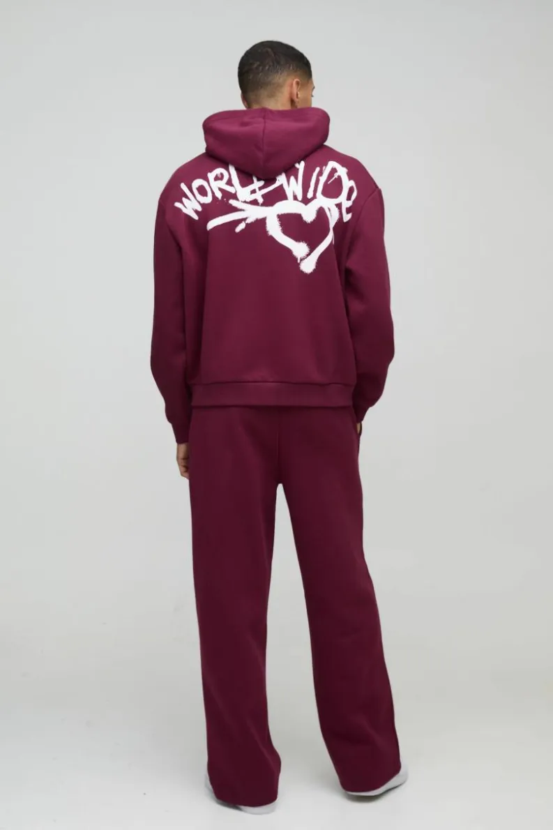 Store boohooMAN Oversized Boxy Spray Graffiti Print Hoodie burgundy