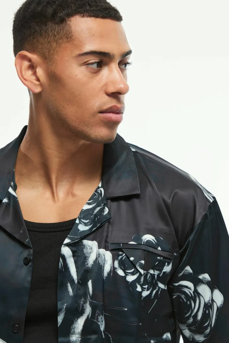 New boohooMAN Oversized Floral Printed Satin Short Sleeve Shirt black