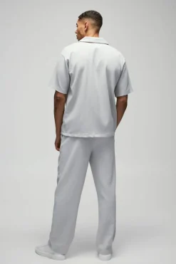 Flash Sale boohooMAN Oversized Short Sleeve Pleated Shirt & Straight Trouser grey