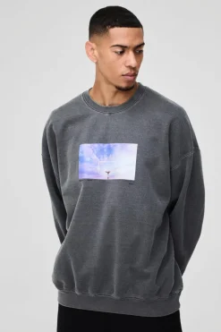 Sale boohooMAN Oversized Sky Box Graphic Washed Sweatshirt charcoal
