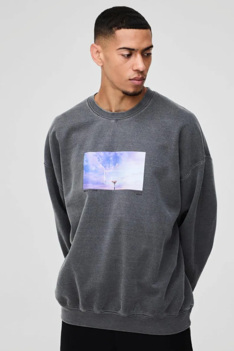 Sale boohooMAN Oversized Sky Box Graphic Washed Sweatshirt charcoal
