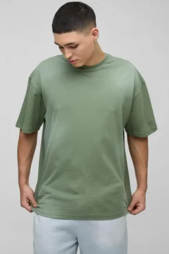 New boohooMAN Oversized Spray Wash T-shirt khaki