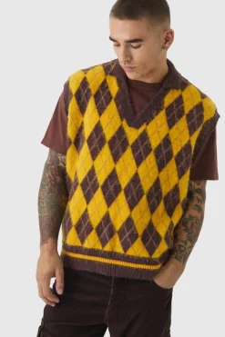 New boohooMAN Oversized V Neck Argyle Fluffy Knit Vest chocolate
