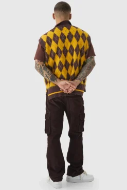 New boohooMAN Oversized V Neck Argyle Fluffy Knit Vest chocolate